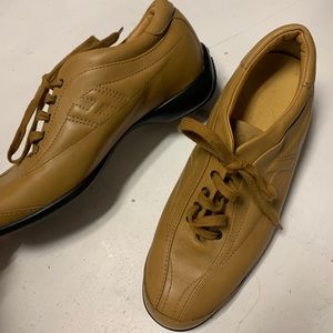 Hogan leather size 6